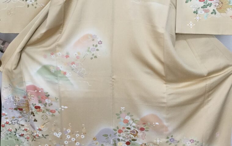 母として着る着物　訪問着　薄イエロー山ぼかし　七五三　｜染と呉服はっとり