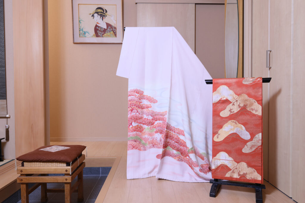 色留袖と袋帯 五葉松と老松 店舗写真 |染と呉服はっとり