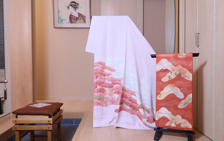 色留袖と袋帯　五葉松と老松　店舗写真　｜染と呉服はっとり
