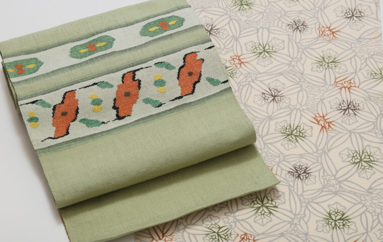 小紋笹とリンドウ　すくいの八寸帯　｜染と呉服はっとり