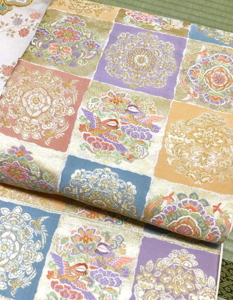 袋帯　着物の格　正倉院華文に鴛鴦格天井　｜染と呉服はっとり　