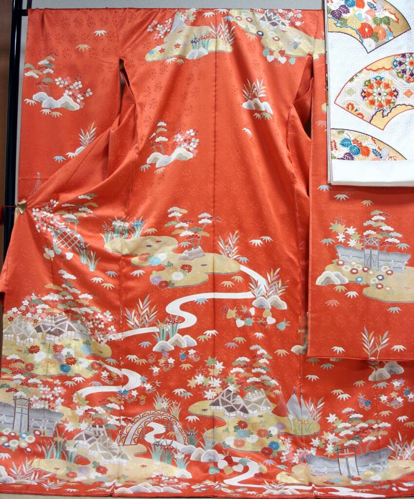 朱色振袖御所解柄 白地袋帯唐織 |染と呉服はっとり