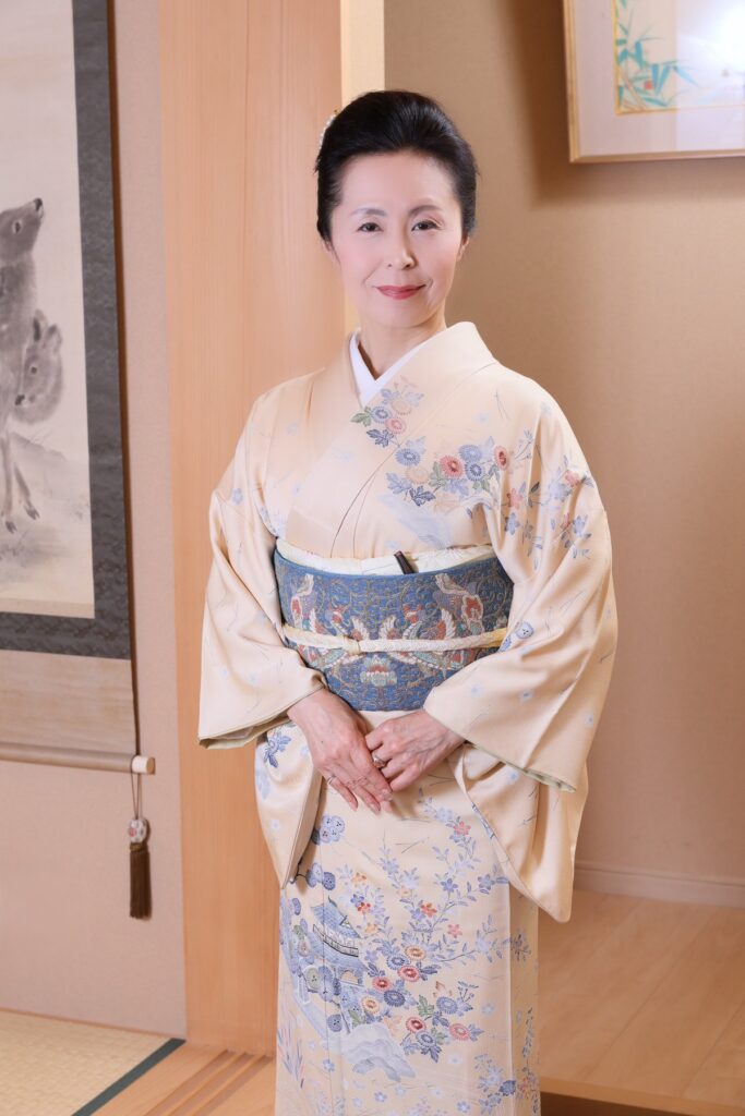奈良　染と呉服はっとり４代目女将　服部容江　