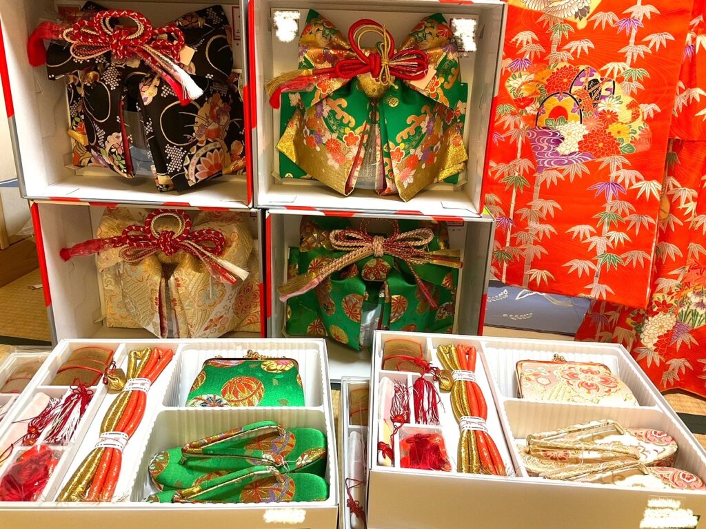 七五三での帯とハコセコセットの展示